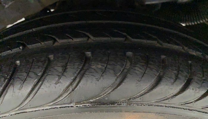 2010 Hyundai Santro Xing GL, Petrol, Manual, 54,938 km, Left Rear Tyre Tread