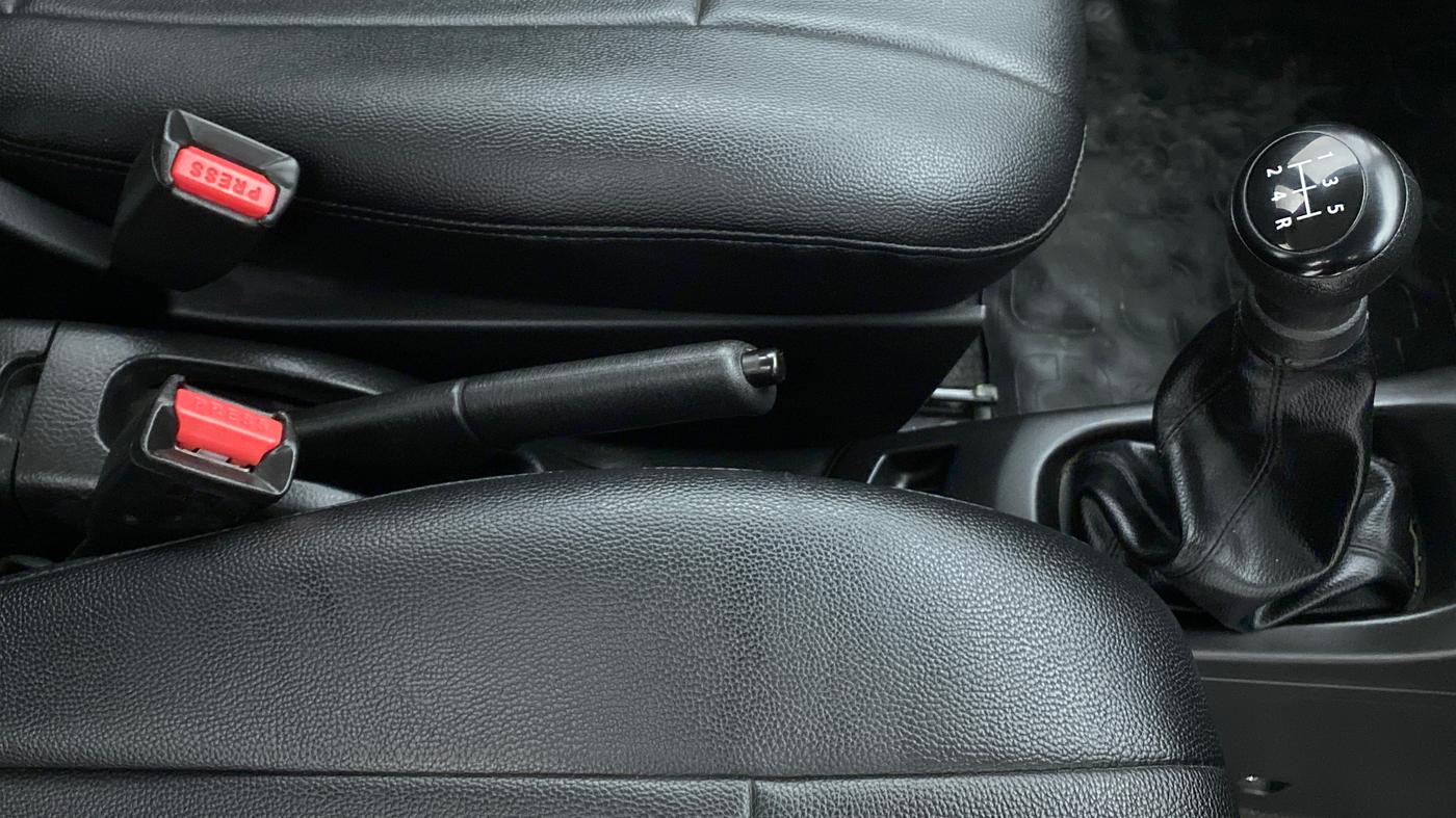 2014 Maruti Wagon R 1.0 LXI, Petrol, Manual, 2,060 km, Gear Lever