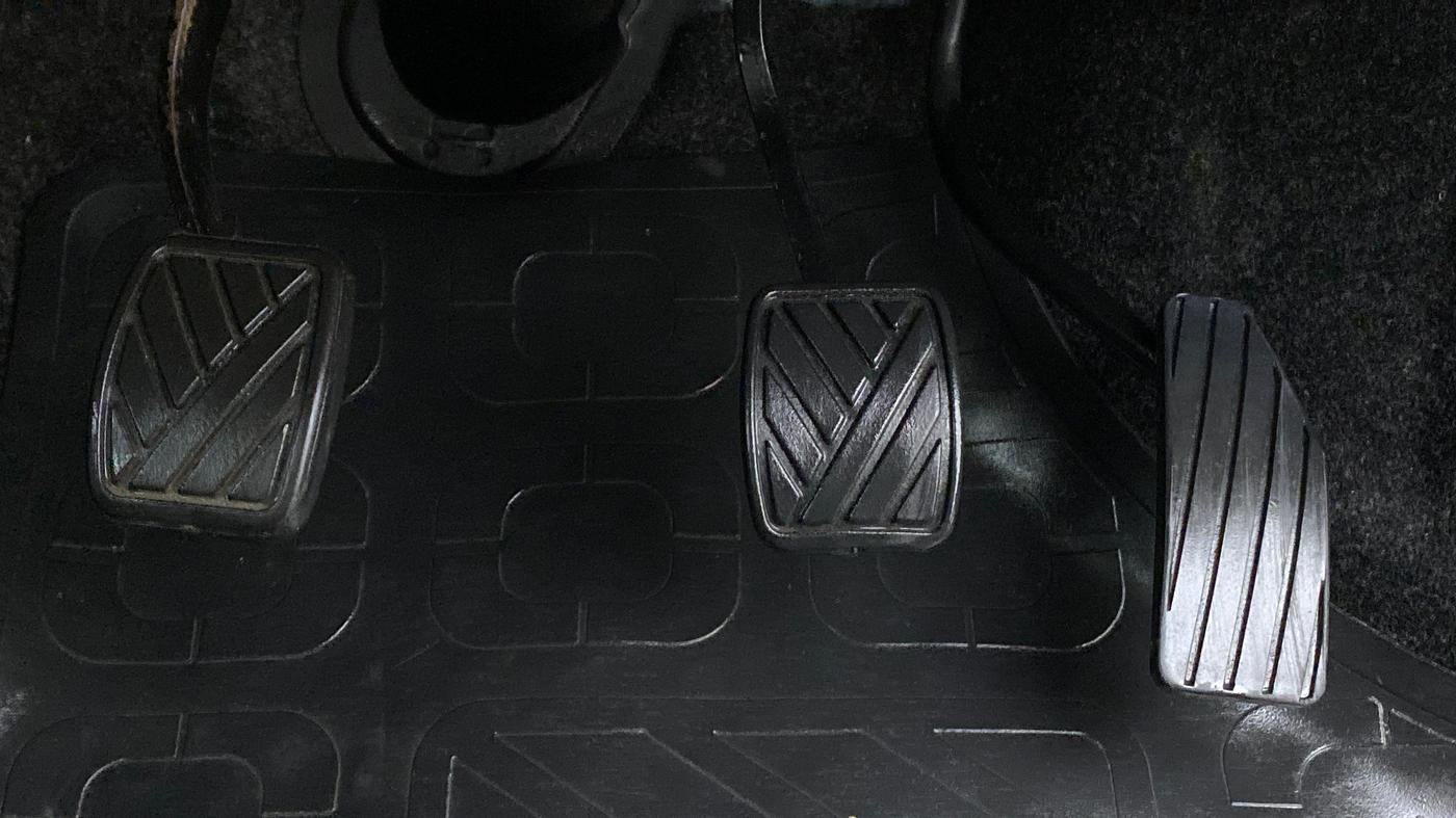 2014 Maruti Wagon R 1.0 LXI, Petrol, Manual, 2,060 km, Pedals