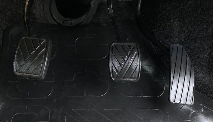 2014 Maruti Wagon R 1.0 LXI, Petrol, Manual, 2,060 km, Pedals