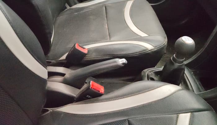 2014 Maruti Swift VXI, Petrol, Manual, 88,236 km, Gear Lever