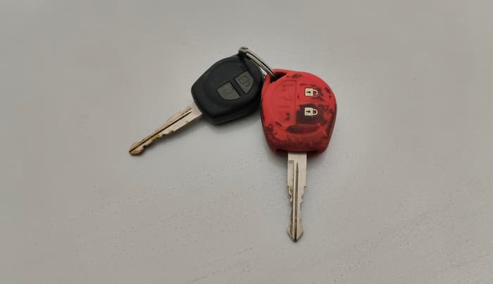 2014 Maruti Swift VXI, Petrol, Manual, 88,236 km, Key Close Up