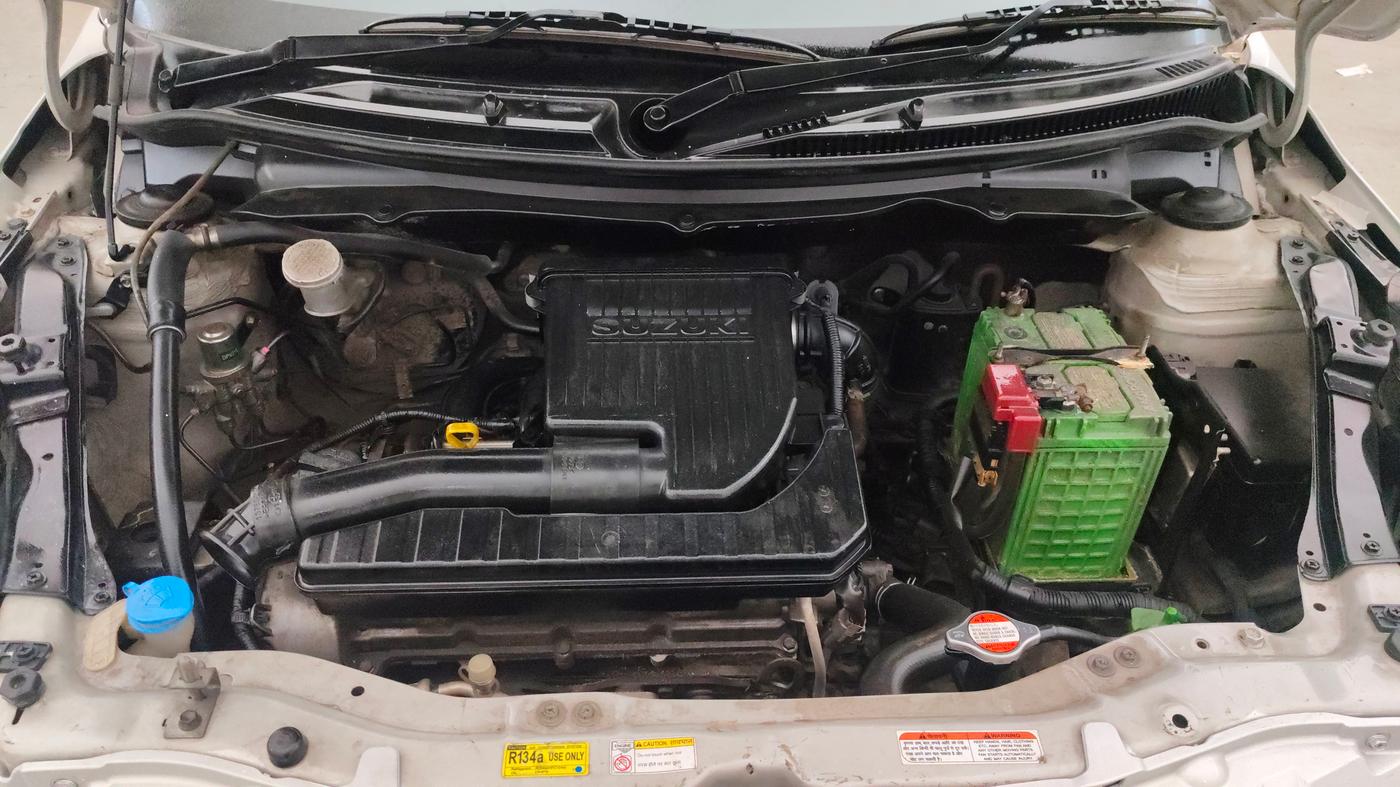 2014 Maruti Swift VXI, Petrol, Manual, 88,236 km, Engine View