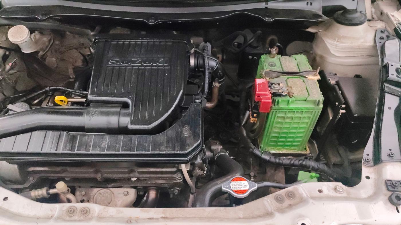 2014 Maruti Swift VXI, Petrol, Manual, 88,236 km, Engine View - Left