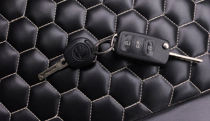 2017 Skoda Rapid STYLE 1.6 MPI, Petrol, Manual, 1,26,040 km, Key Close Up