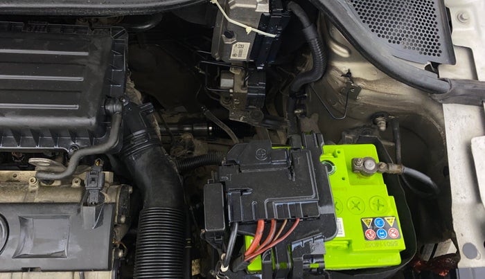 2017 Skoda Rapid STYLE 1.6 MPI, Petrol, Manual, 1,26,040 km, Engine View - Left