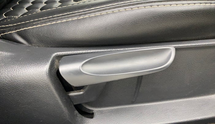 2017 Skoda Rapid STYLE 1.6 MPI, Petrol, Manual, 1,26,040 km, Driver Side Adjustment Panel