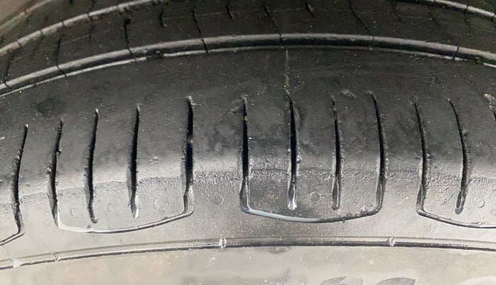 2017 Skoda Rapid STYLE 1.6 MPI, Petrol, Manual, 1,26,040 km, Left Rear Tyre Tread