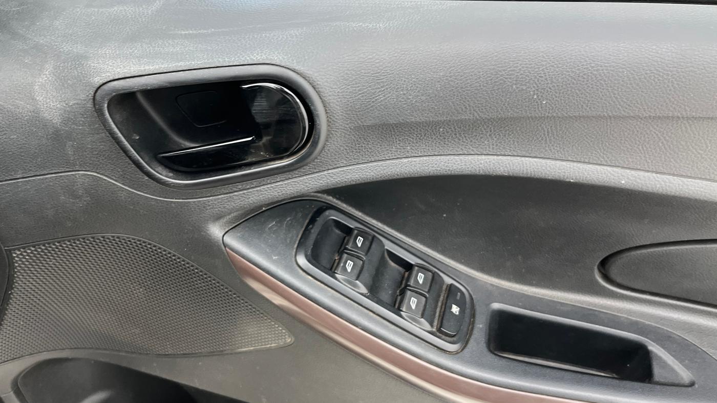 2020 Ford FREESTYLE TITANIUM 1.5 DIESEL, Diesel, Manual, 42,298 km, Driver Side Door Panels Control