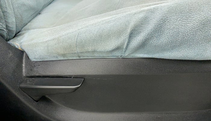 2018 Mahindra Kuv100 K2 TRIP CNG, CNG, Manual, 89,617 km, Driver Side Adjustment Panel