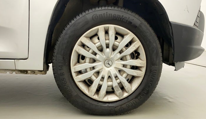 2018 Mahindra Kuv100 K2 TRIP CNG, CNG, Manual, 89,617 km, Right Front Wheel