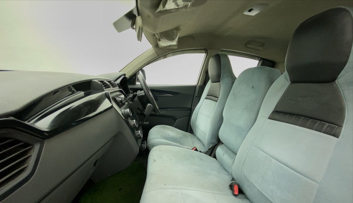 2018 Mahindra Kuv100 K2 TRIP CNG, CNG, Manual, 89,617 km, Right Side Front Door Cabin