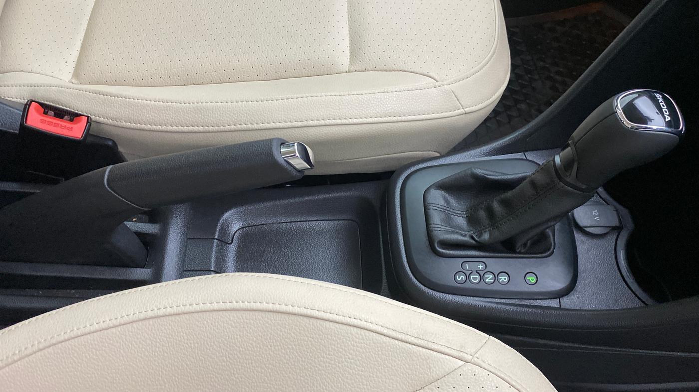 2021 Skoda Rapid STYLE 1.0 AT, Petrol, Automatic, 12,294 km, Gear Lever