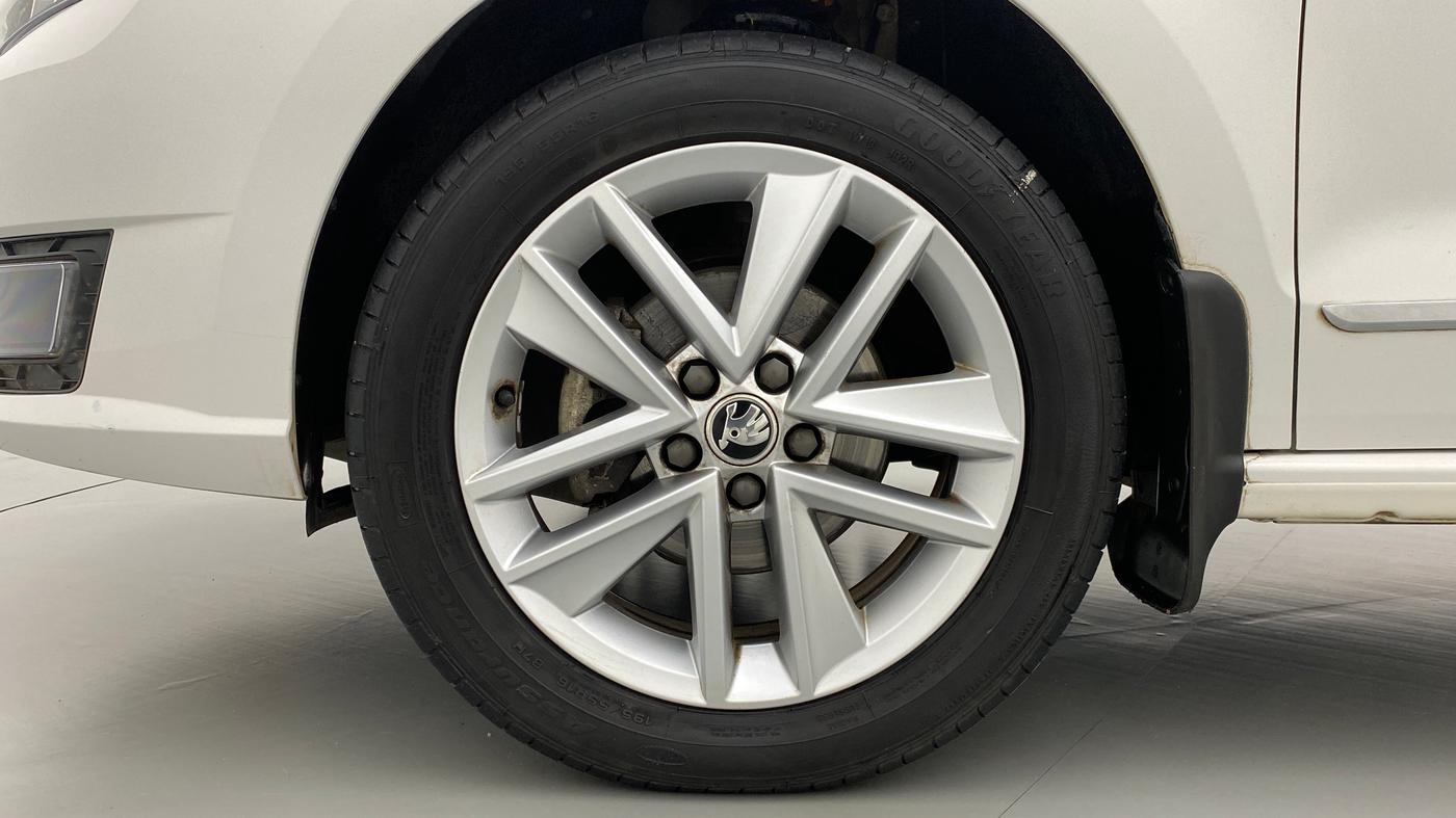 2021 Skoda Rapid STYLE 1.0 AT, Petrol, Automatic, 12,294 km, Left Front Wheel