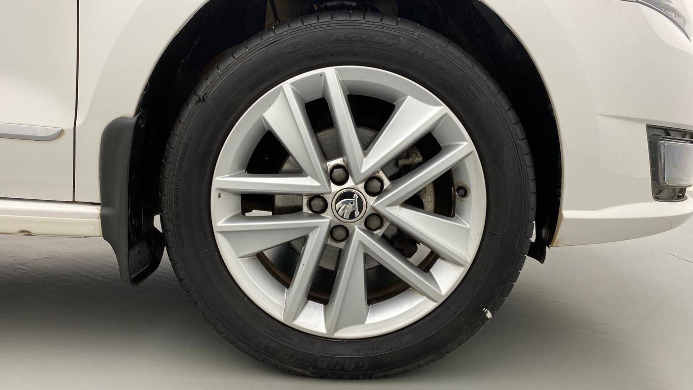 2021 Skoda Rapid STYLE 1.0 AT, Petrol, Automatic, 12,294 km, Right Front Wheel