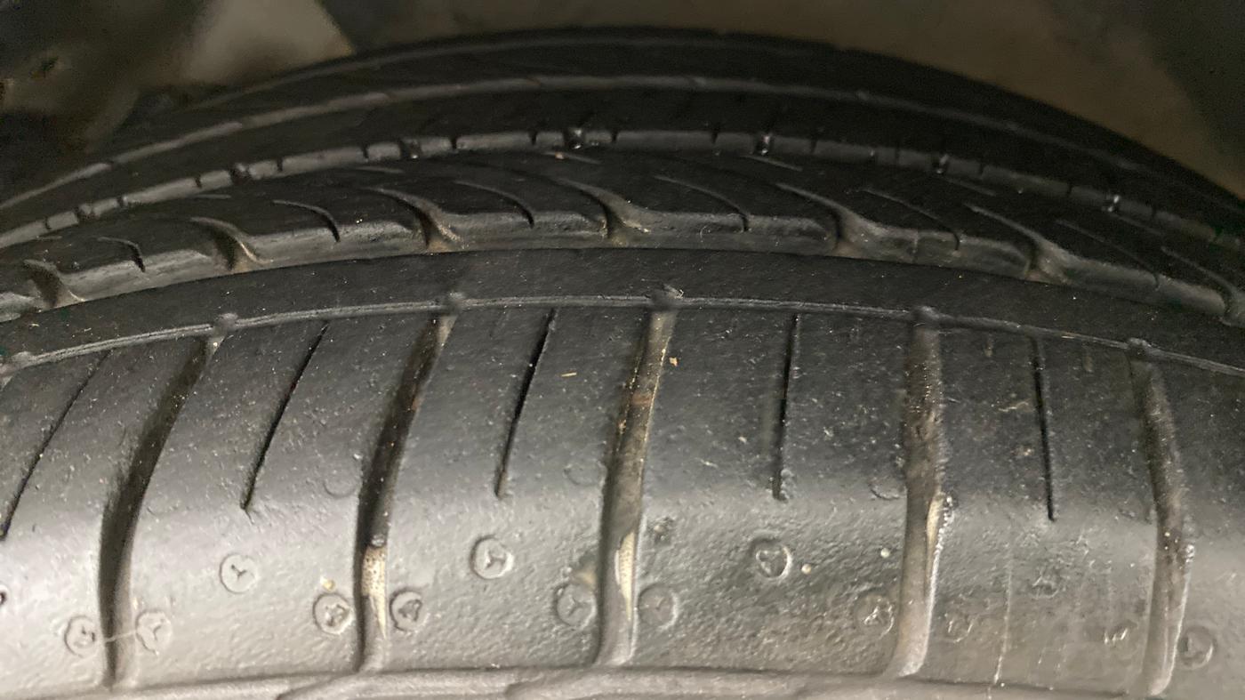 2021 Skoda Rapid STYLE 1.0 AT, Petrol, Automatic, 12,294 km, Right Front Tyre Tread
