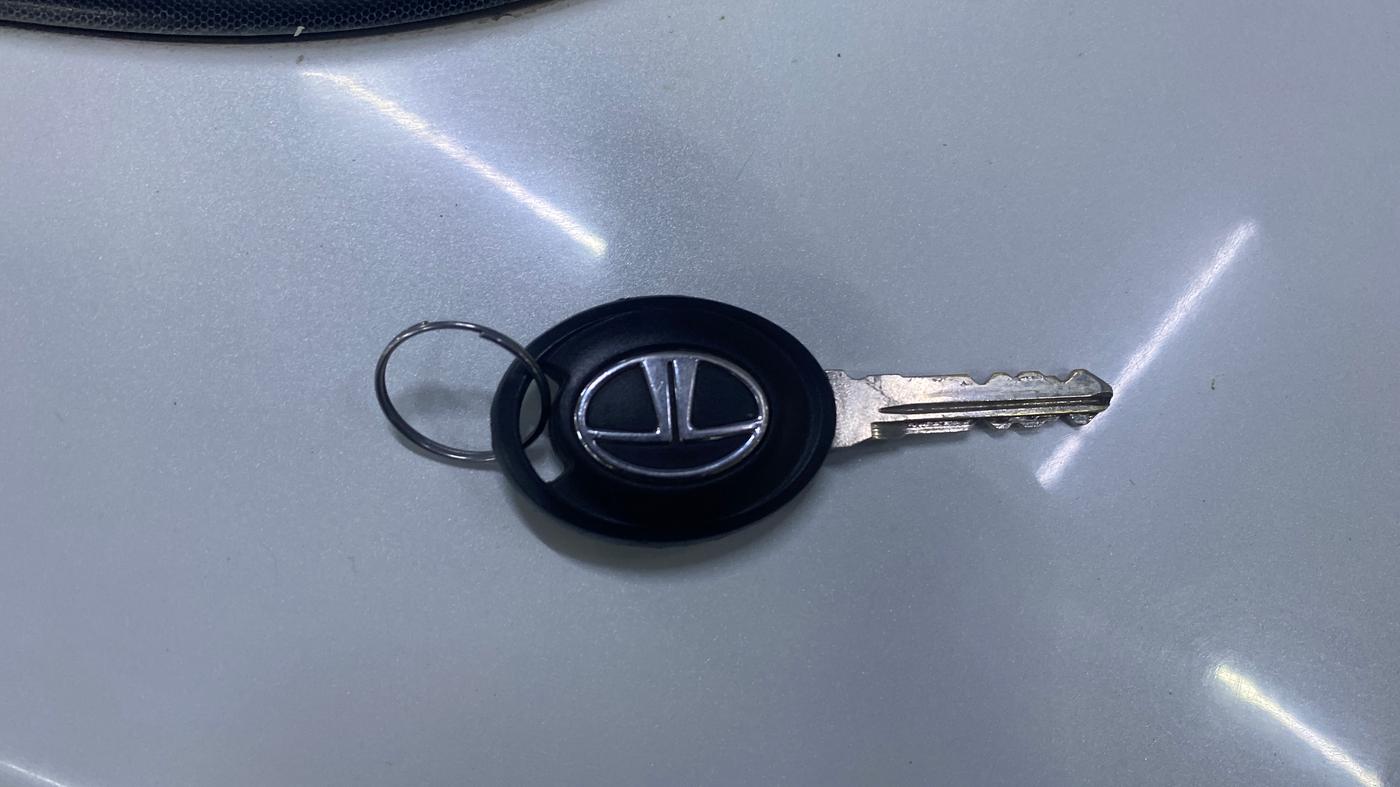 2018 Tata Tiago XE PETROL, Petrol, Manual, 81,950 km, Key Close Up