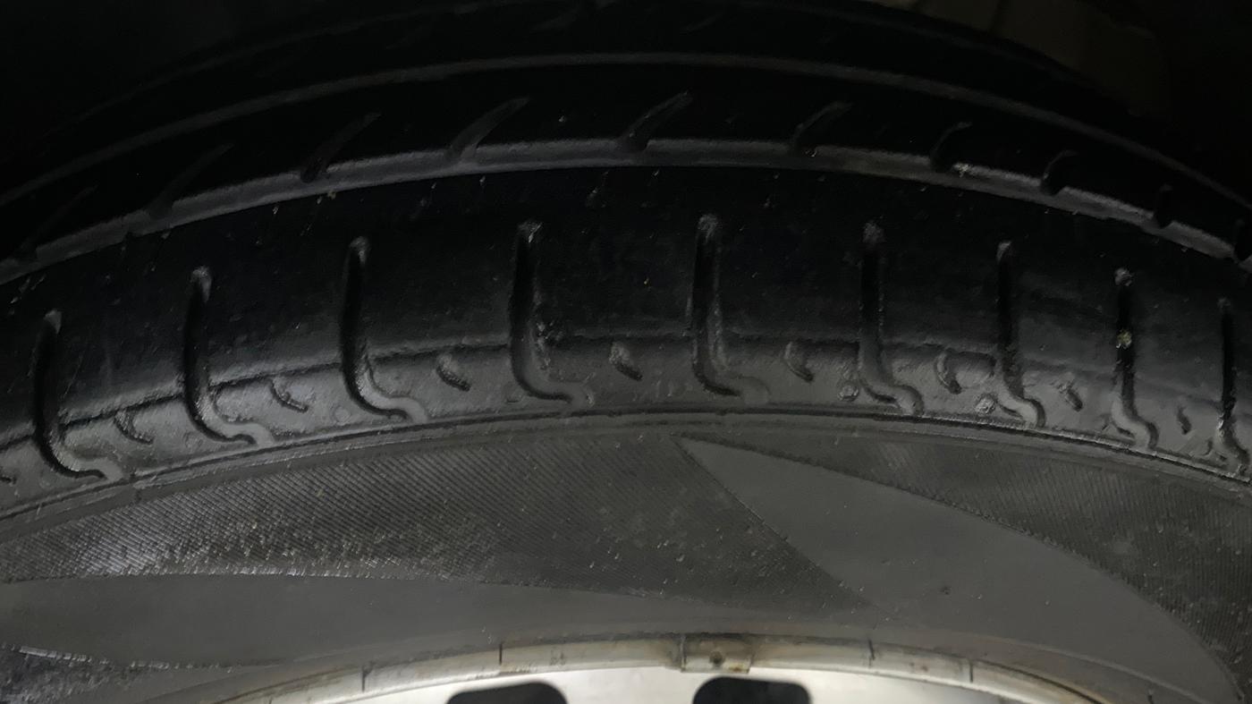 2018 Tata Tiago XE PETROL, Petrol, Manual, 81,950 km, Right Front Tyre Tread