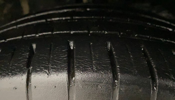 2019 Toyota Glanza G CVT, Petrol, Automatic, 25,272 km, Right Front Tyre Tread