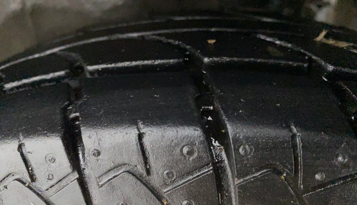 2013 Maruti Alto 800 LXI, Petrol, Manual, 59,863 km, Left Front Tyre Tread