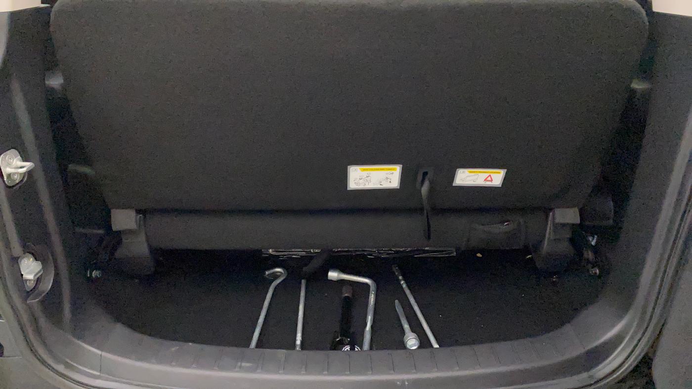 2022 Mahindra SCORPIO-N Z8 L PETROL AT 7 STR, Petrol, Automatic, 6,351 km, Boot Inside