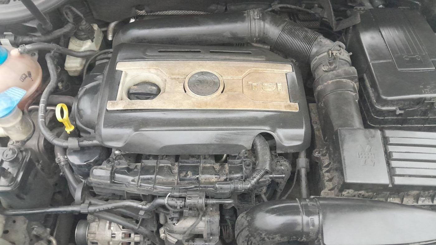 2013 Skoda Superb ELEGANCE 1.8 TSI AT, Petrol, Automatic, 88,569 km, Engine View