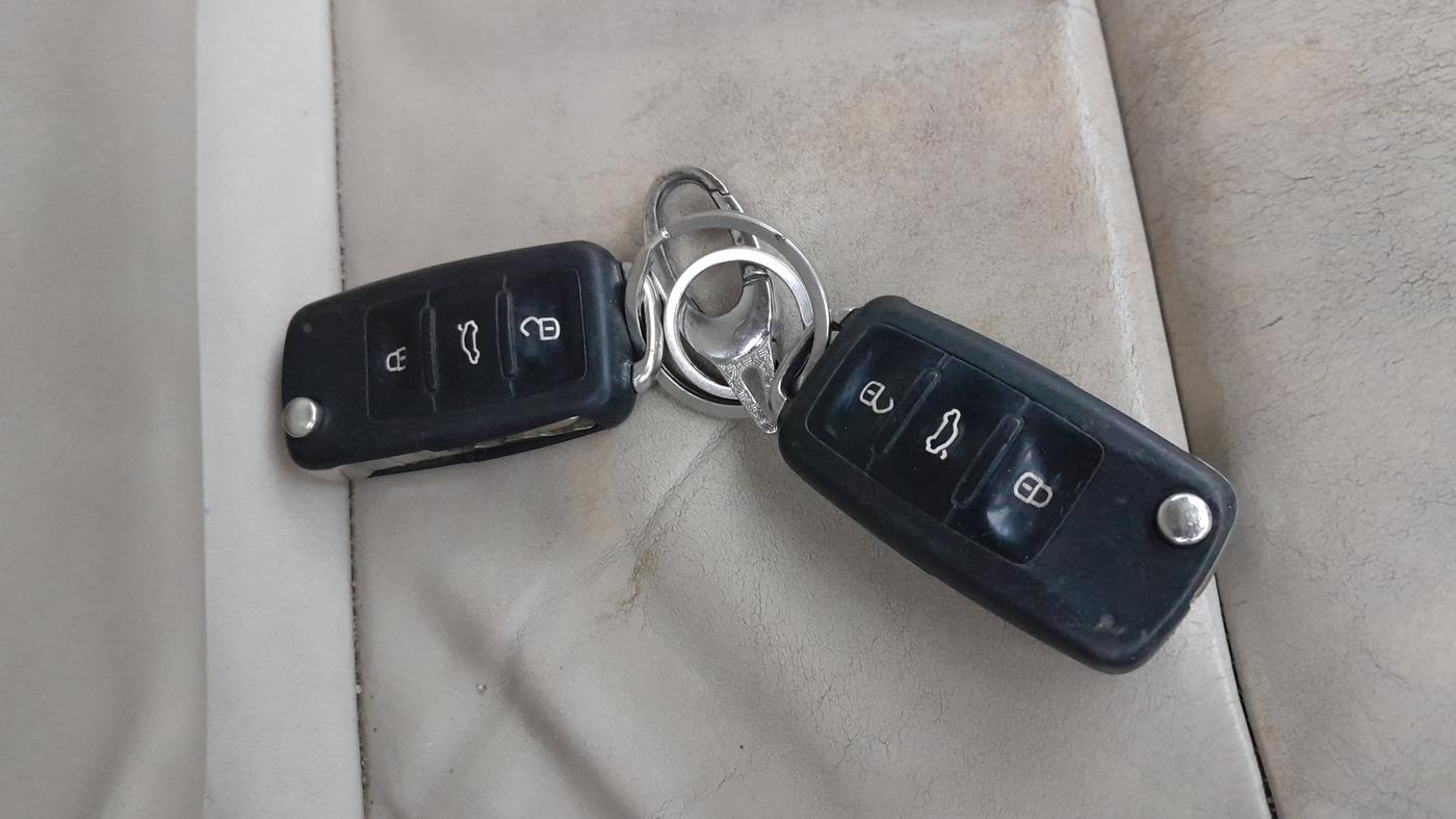 2013 Skoda Superb ELEGANCE 1.8 TSI AT, Petrol, Automatic, 88,569 km, Key Close Up