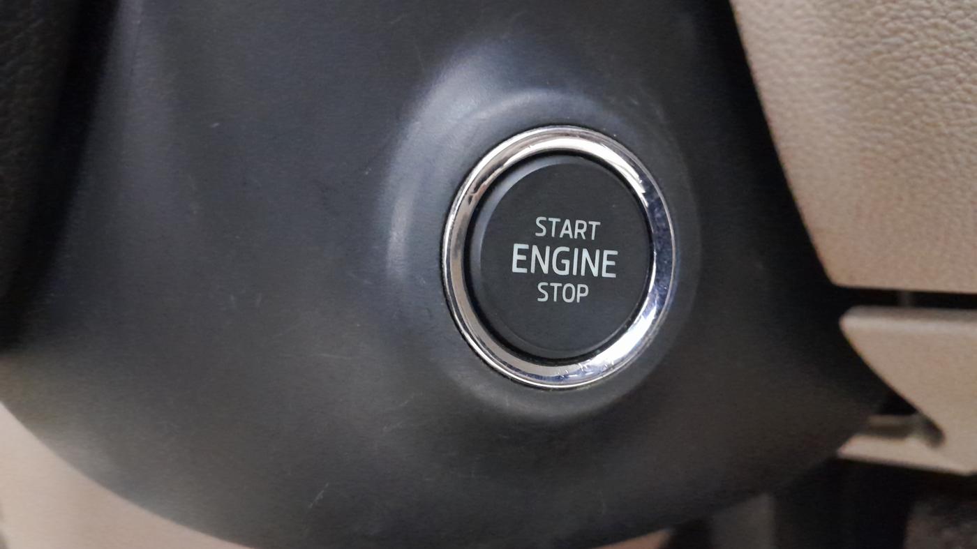 2013 Skoda Superb ELEGANCE 1.8 TSI AT, Petrol, Automatic, 88,569 km, Keyless Start/ Stop Button