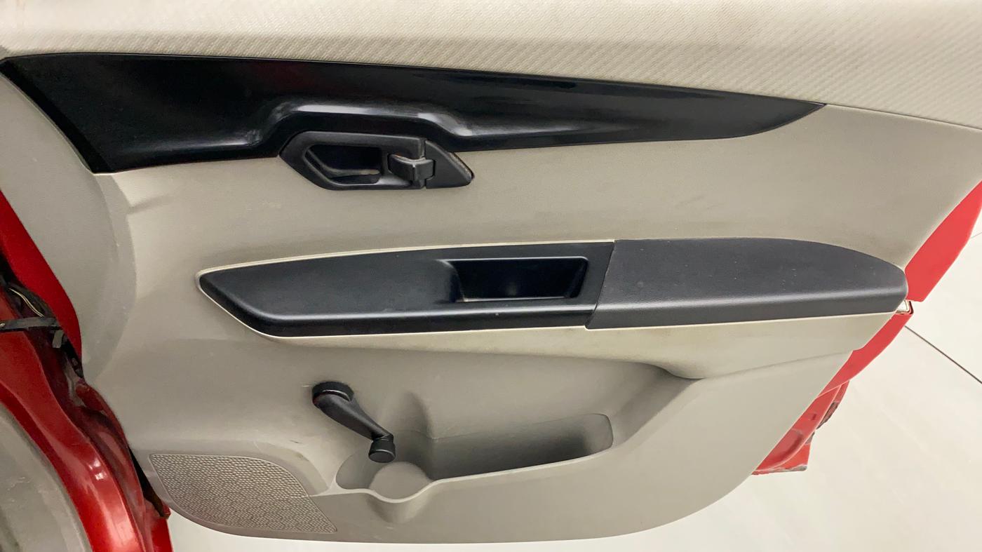 2016 Mahindra Kuv100 K2+ 6 STR, Petrol, Manual, 55,764 km, Driver Side Door Panels Control