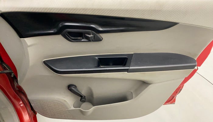 2016 Mahindra Kuv100 K2+ 6 STR, Petrol, Manual, 55,764 km, Driver Side Door Panels Control