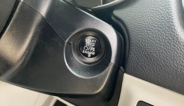 2018 Jeep Compass LIMITED (O) 2.0 DIESEL, Diesel, Manual, 1,21,014 km, Keyless Start/ Stop Button