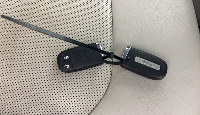 2018 Jeep Compass LIMITED (O) 2.0 DIESEL, Diesel, Manual, 1,21,014 km, Key Close Up