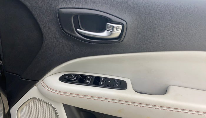 2018 Jeep Compass LIMITED (O) 2.0 DIESEL, Diesel, Manual, 1,21,014 km, Driver Side Door Panels Control