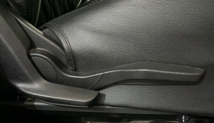 2020 Maruti Swift VXI, Petrol, Manual, 25,849 km, Driver Side Adjustment Panel