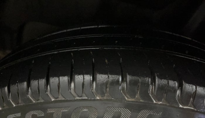 2020 Maruti Swift VXI, Petrol, Manual, 25,849 km, Left Rear Tyre Tread