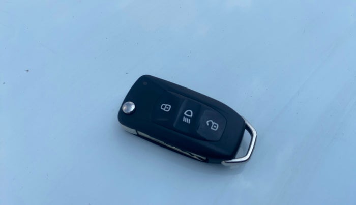 2022 Tata PUNCH ADVENTURE MT, Petrol, Manual, 36,471 km, Key Close Up
