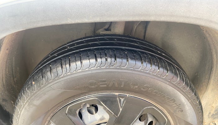 2022 Tata PUNCH ADVENTURE MT, Petrol, Manual, 36,471 km, Left Front Tyre Tread