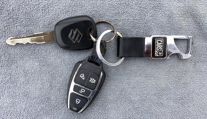 2019 Maruti New Wagon-R LXI CNG 1.0 L, CNG, Manual, 28,988 km, Key Close Up