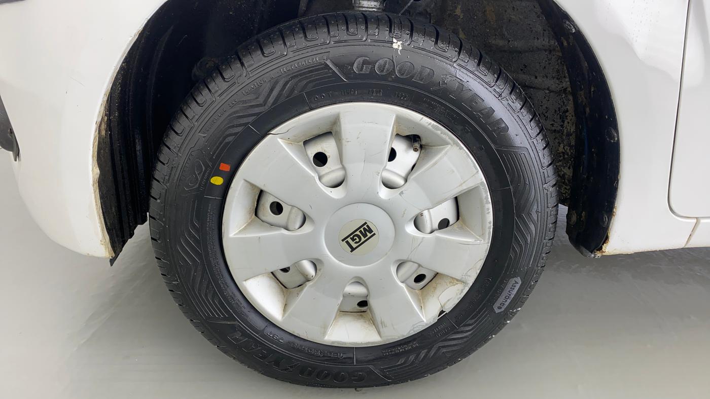 2019 Maruti New Wagon-R LXI CNG 1.0 L, CNG, Manual, 28,988 km, Left Front Wheel