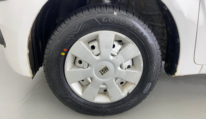 2019 Maruti New Wagon-R LXI CNG 1.0 L, CNG, Manual, 28,988 km, Left Front Wheel