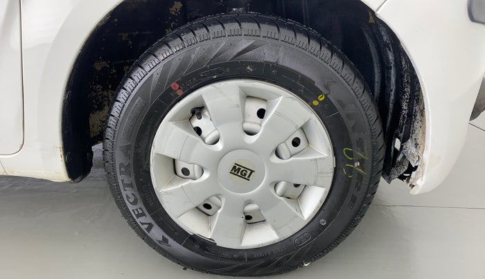 2019 Maruti New Wagon-R LXI CNG 1.0 L, CNG, Manual, 28,988 km, Right Front Wheel