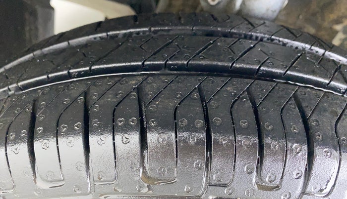 2019 Maruti New Wagon-R LXI CNG 1.0 L, CNG, Manual, 28,988 km, Left Front Tyre Tread
