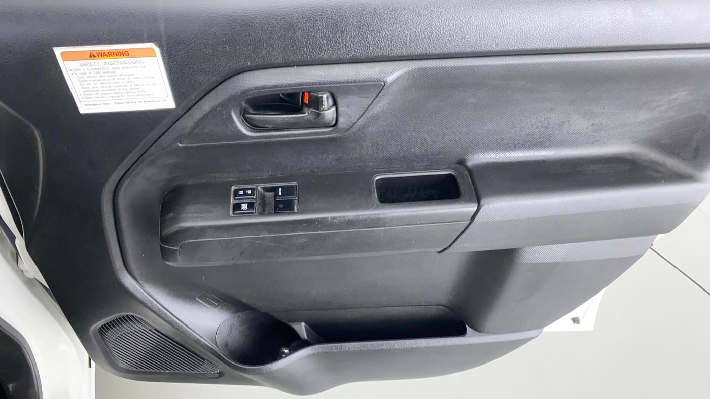 2019 Maruti New Wagon-R LXI CNG 1.0 L, CNG, Manual, 28,988 km, Driver Side Door Panels Control