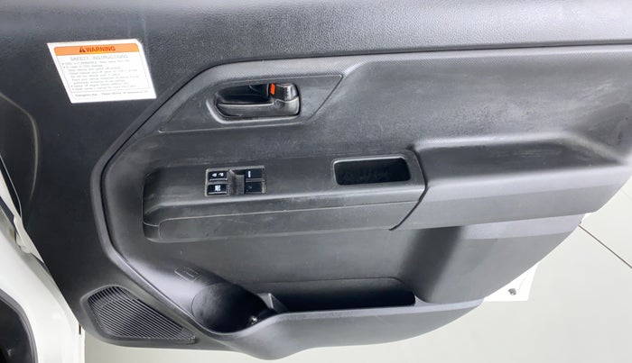 2019 Maruti New Wagon-R LXI CNG 1.0 L, CNG, Manual, 28,988 km, Driver Side Door Panels Control