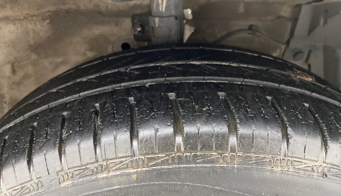 2013 Maruti Swift ZDI, Diesel, Manual, 73,819 km, Right Front Tyre Tread