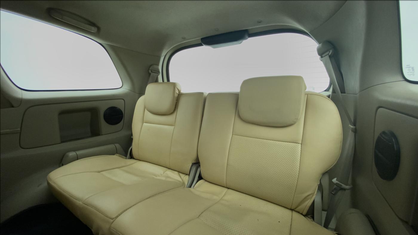 2013 Toyota Innova 2.5 VX 8 STR BS IV, Diesel, Manual, 2,81,647 km, Third Seat Row