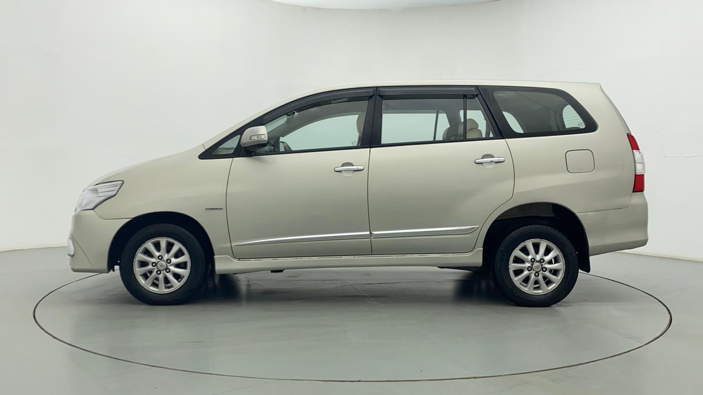 2013 Toyota Innova 2.5 VX 8 STR BS IV, Diesel, Manual, 2,81,647 km, Left Side View