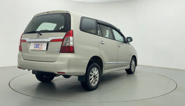 2013 Toyota Innova 2.5 VX 8 STR BS IV, Diesel, Manual, 2,81,647 km, Right Back Diagonal (45- Degree) View