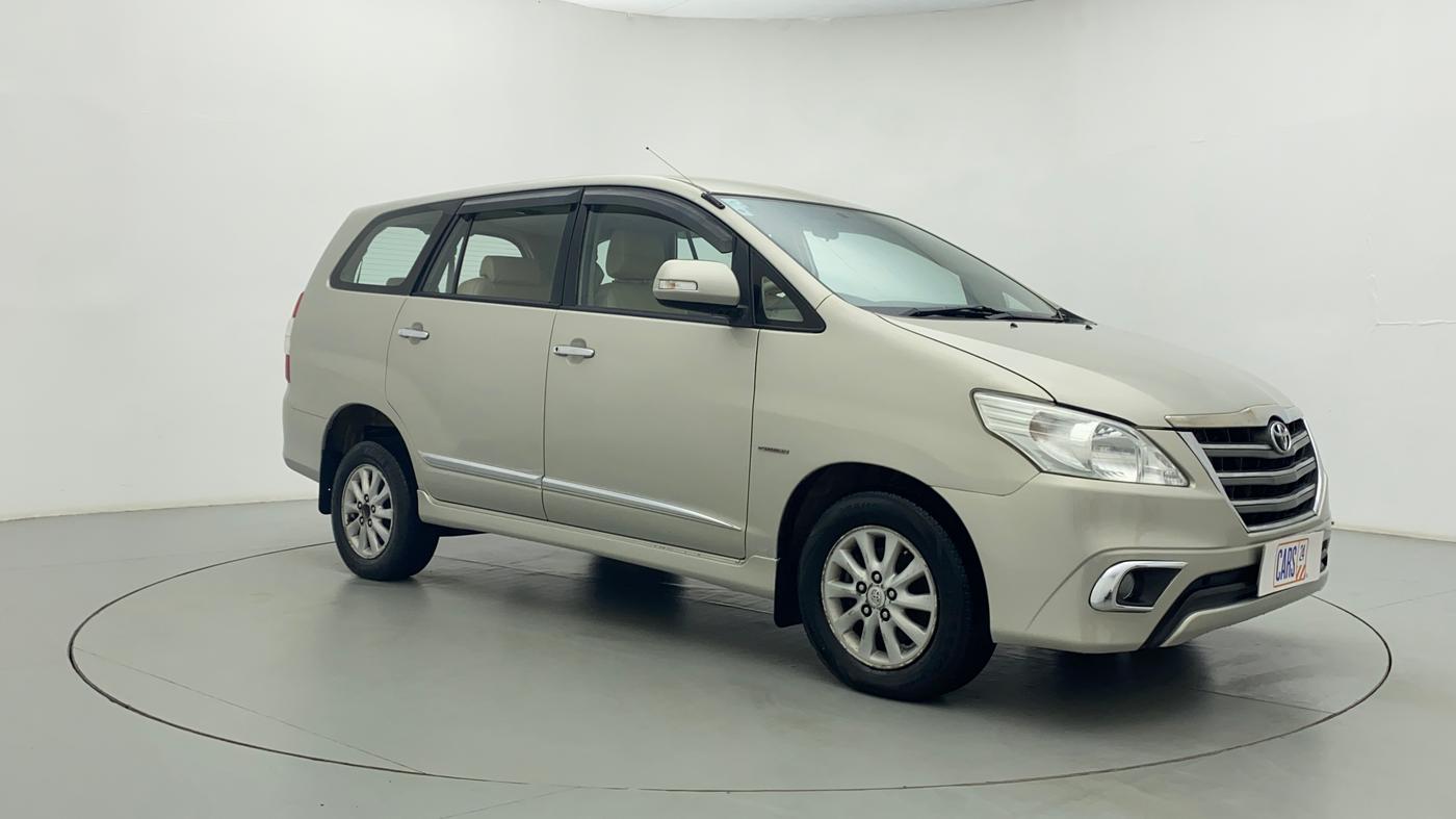 2013 Toyota Innova 2.5 VX 8 STR BS IV, Diesel, Manual, 2,81,647 km, Right Front Diagonal (45- Degree) View