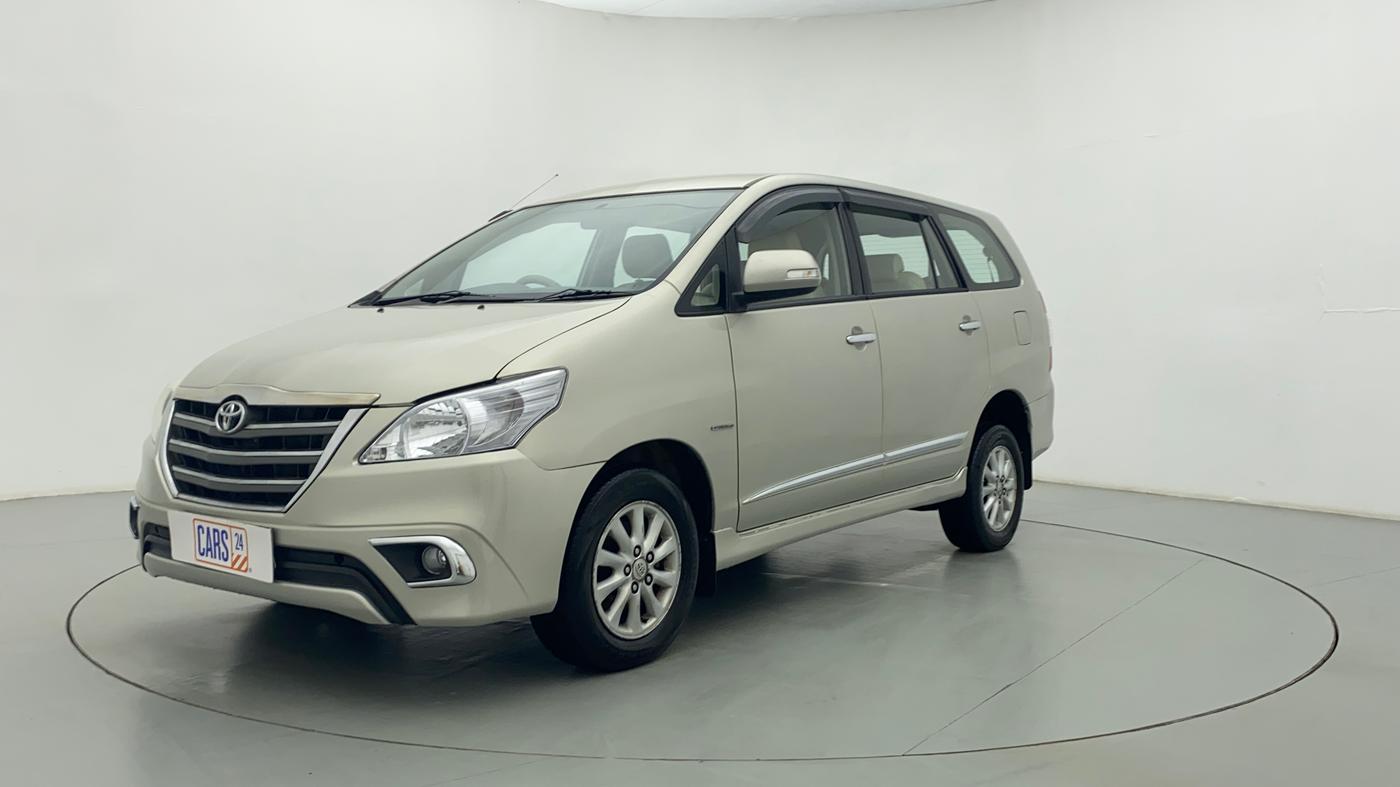 2013 Toyota Innova 2.5 VX 8 STR BS IV, Diesel, Manual, 2,81,647 km, Left Front Diagonal (45- Degree) View